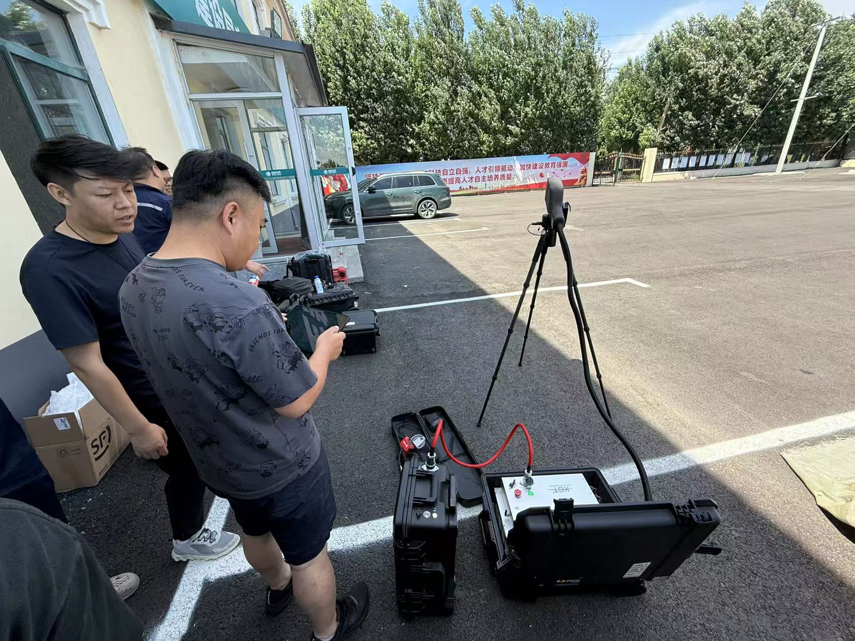 激光清障儀電力服務(wù)現(xiàn)場(chǎng)